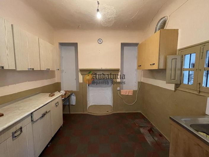 Image No.17-3 Bed Property for sale