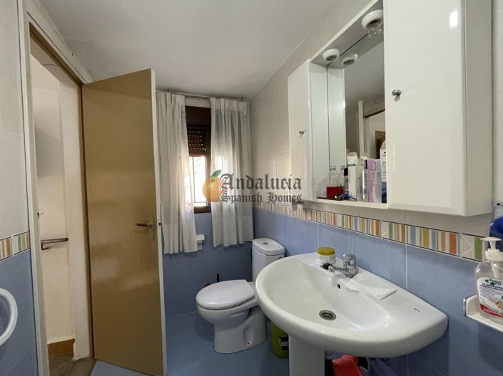 Image No.24-3 Bed Property for sale