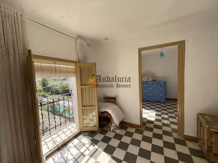 Image No.29-3 Bed Property for sale