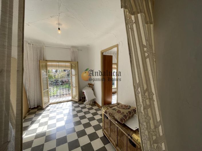 Image No.32-3 Bed Property for sale