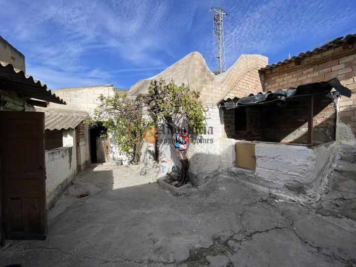 Image No.35-3 Bed Property for sale