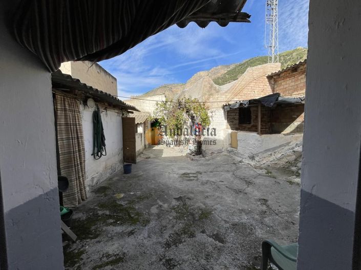 Image No.36-3 Bed Property for sale