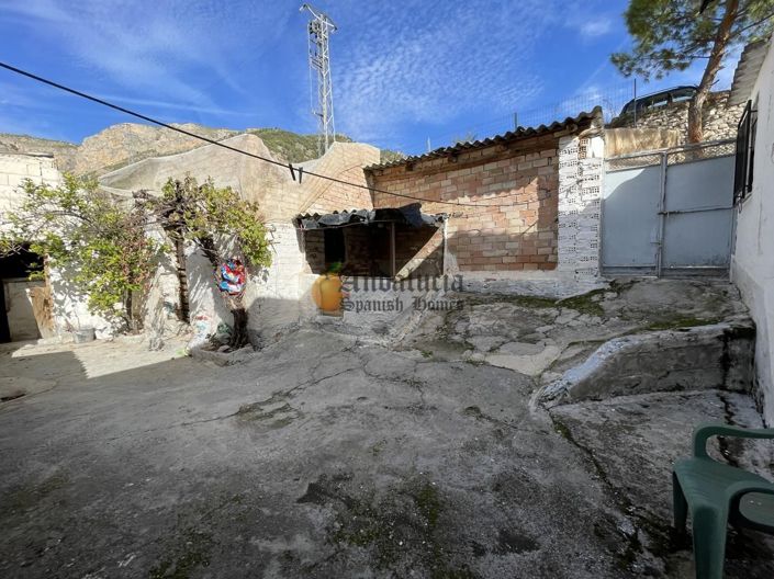 Image No.39-3 Bed Property for sale