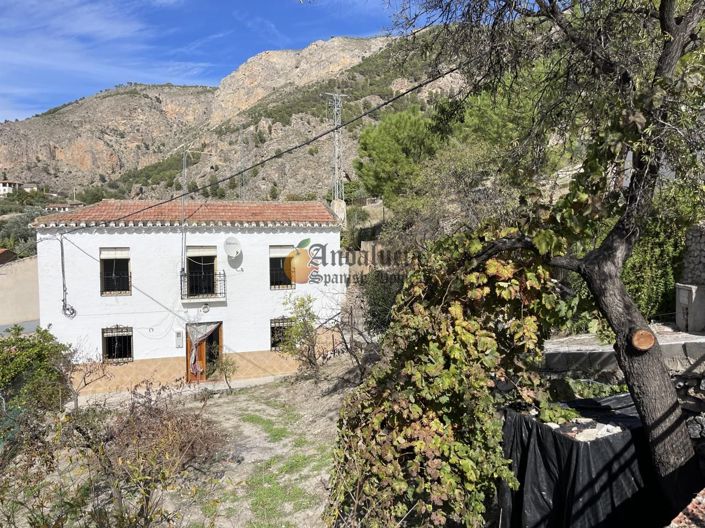 Image No.47-3 Bed Property for sale