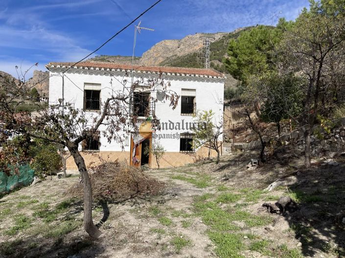 Image No.48-3 Bed Property for sale