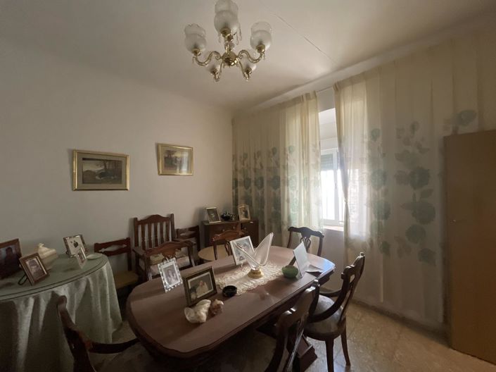 Image No.10-3 Bed Property for sale