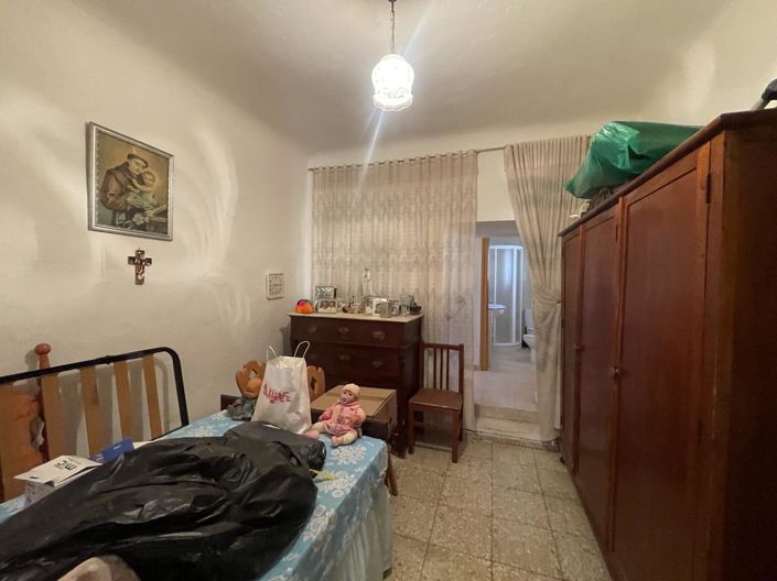 Image No.18-3 Bed Property for sale