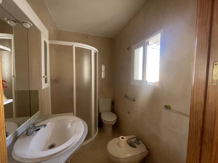 Image No.22-3 Bed Property for sale