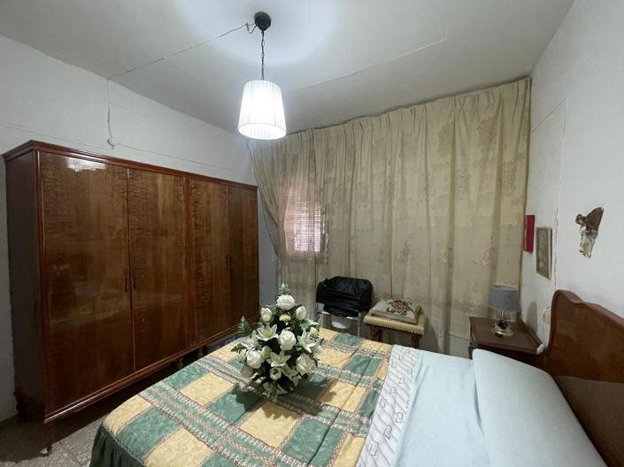 Image No.24-3 Bed Property for sale