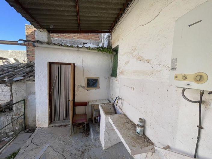 Image No.25-3 Bed Property for sale