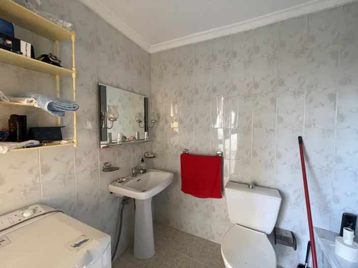 Image No.27-3 Bed Property for sale