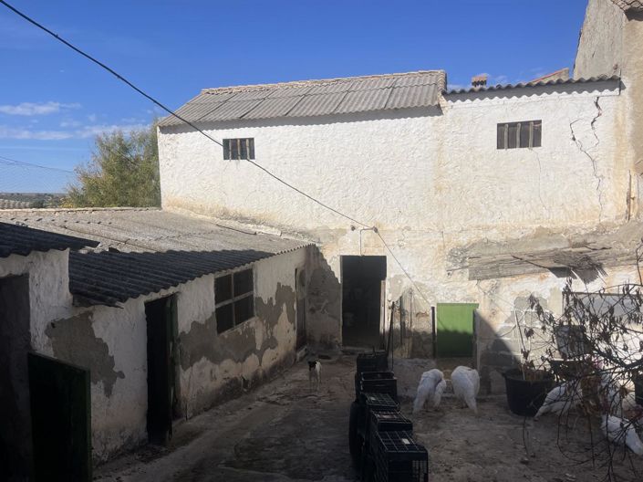 Image No.3-3 Bed Property for sale