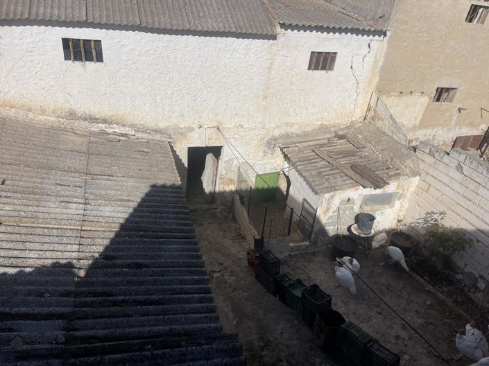 Image No.40-3 Bed Property for sale