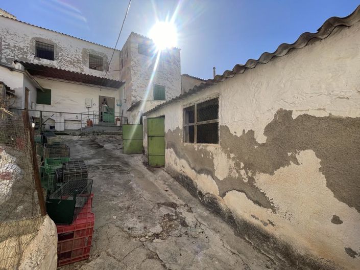 Image No.45-3 Bed Property for sale