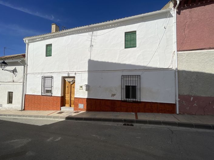 Image No.53-3 Bed Property for sale