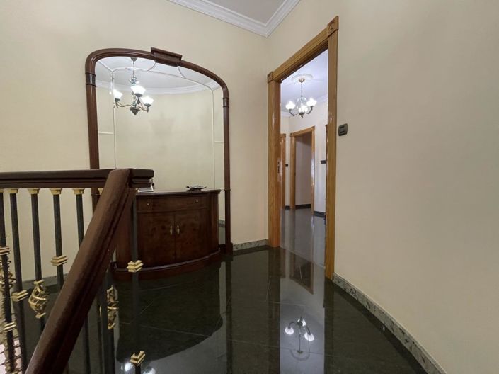 Image No.10-3 Bed Property for sale