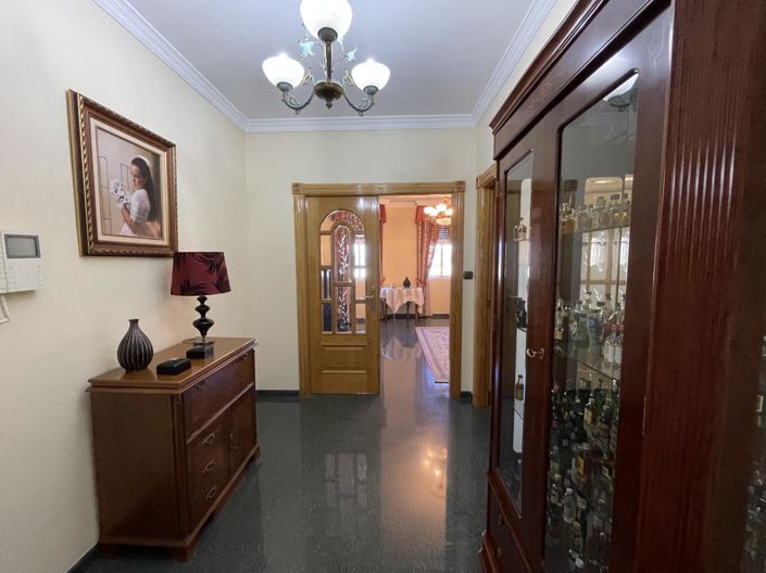 Image No.12-3 Bed Property for sale