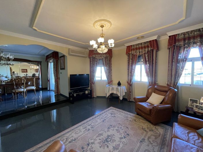 Image No.14-3 Bed Property for sale