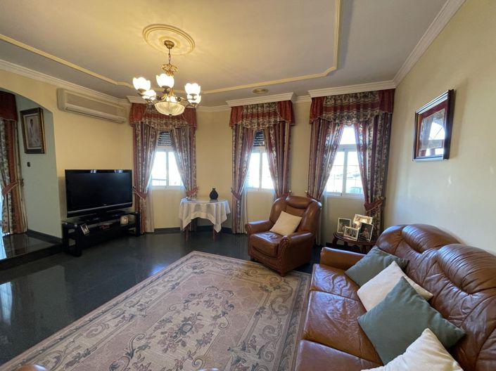 Image No.15-3 Bed Property for sale