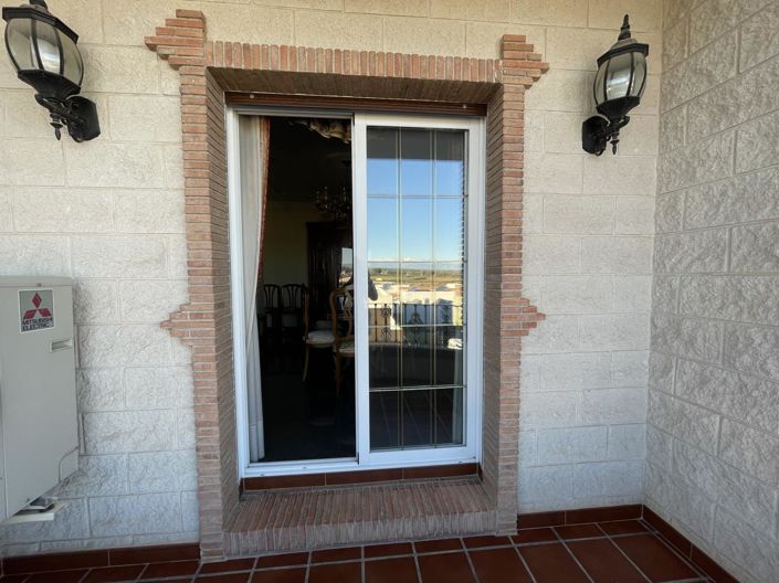 Image No.19-3 Bed Property for sale