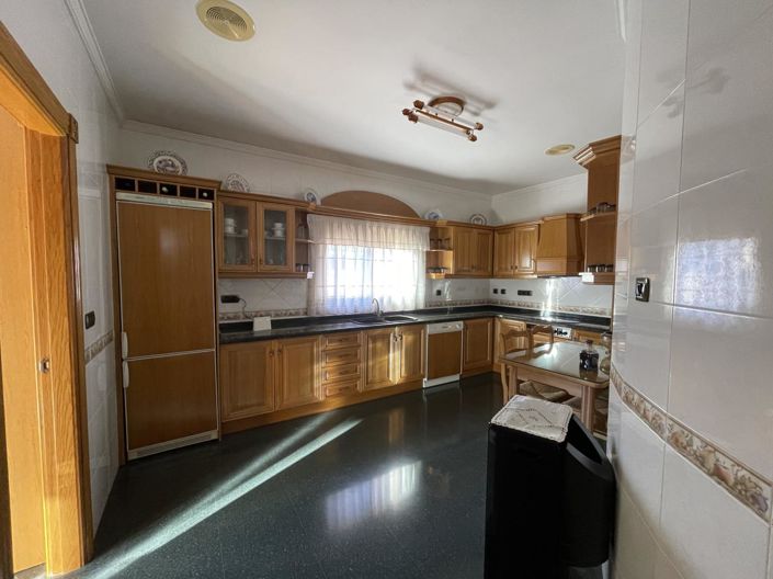 Image No.20-3 Bed Property for sale