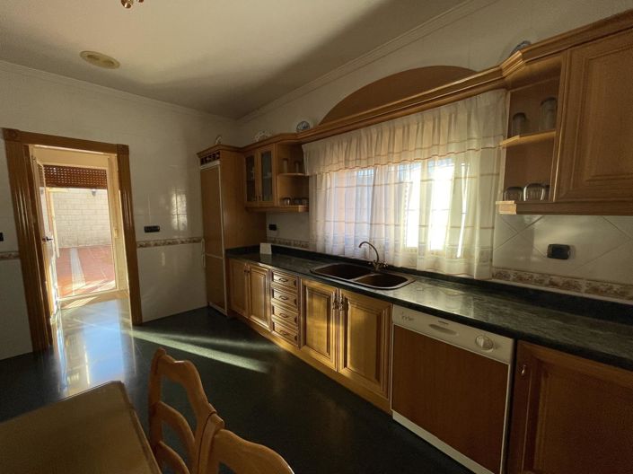 Image No.23-3 Bed Property for sale