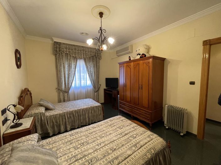 Image No.34-3 Bed Property for sale