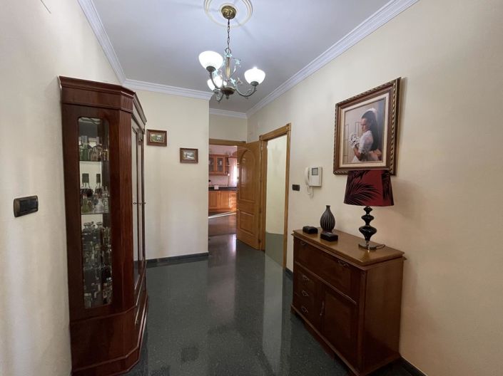 Image No.40-3 Bed Property for sale