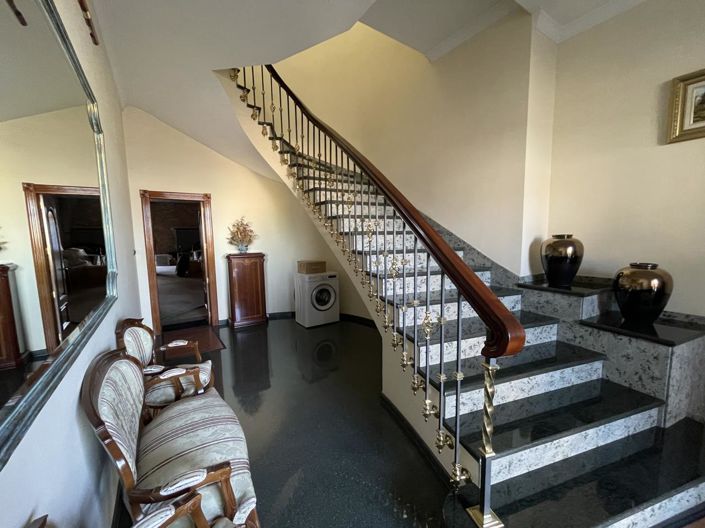 Image No.6-3 Bed Property for sale