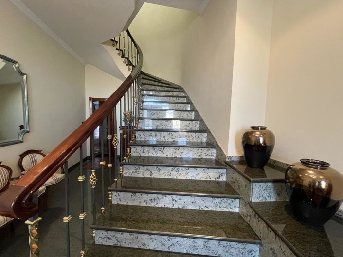 Image No.9-3 Bed Property for sale