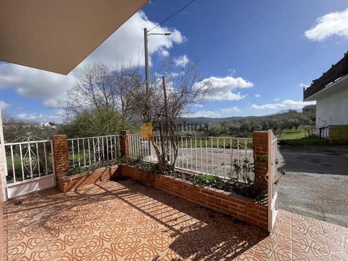 Image No.10-5 Bed Property for sale