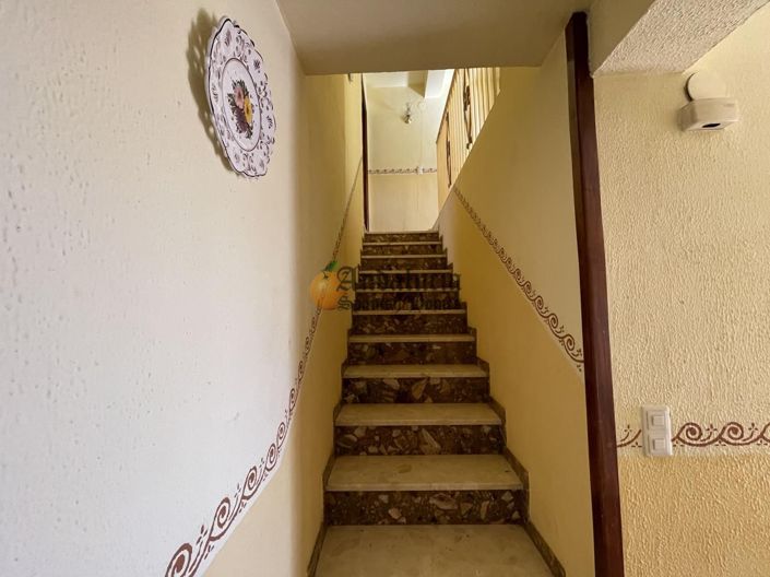 Image No.26-5 Bed Property for sale