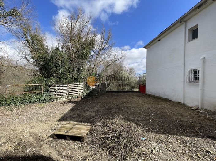 Image No.3-5 Bed Property for sale