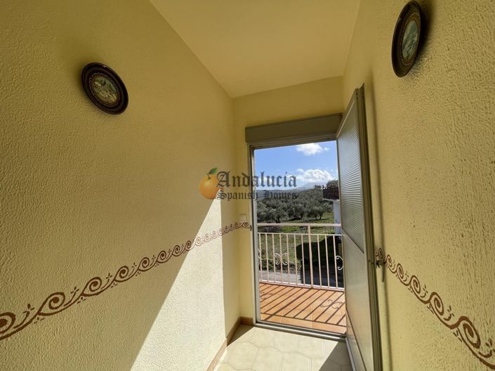 Image No.31-5 Bed Property for sale