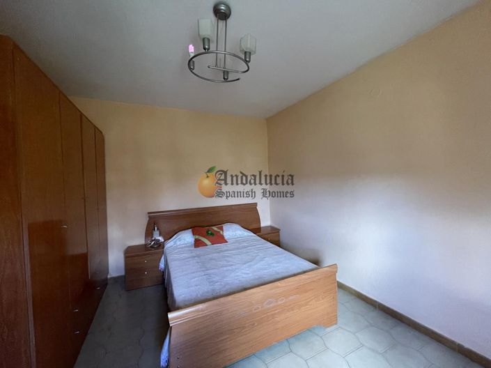 Image No.36-5 Bed Property for sale