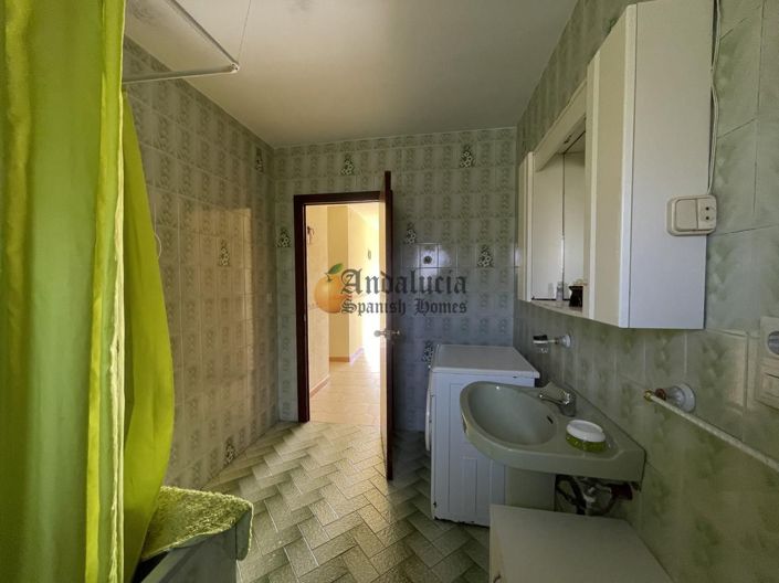 Image No.40-5 Bed Property for sale