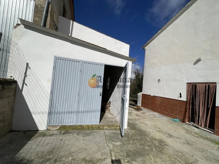 Image No.42-5 Bed Property for sale