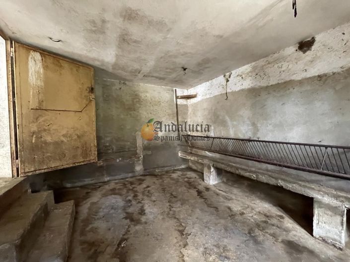 Image No.45-5 Bed Property for sale