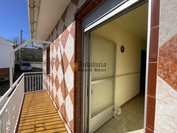 Image No.55-5 Bed Property for sale