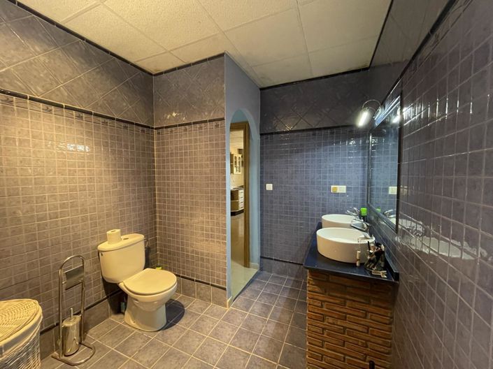 Image No.18-3 Bed Country House for sale