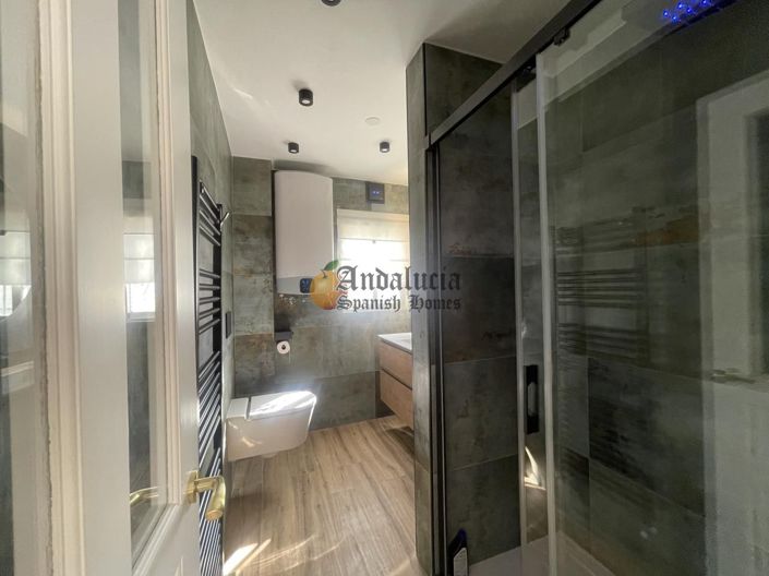 Image No.18-4 Bed Property for sale