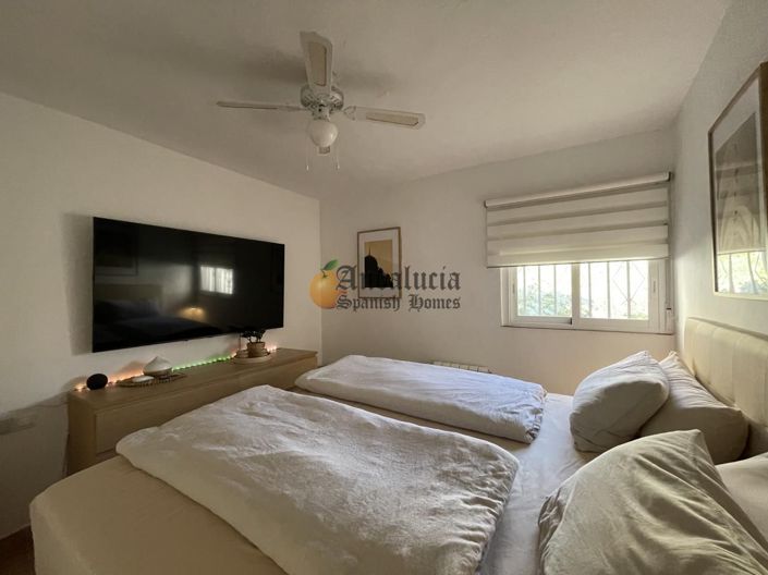 Image No.22-4 Bed Property for sale