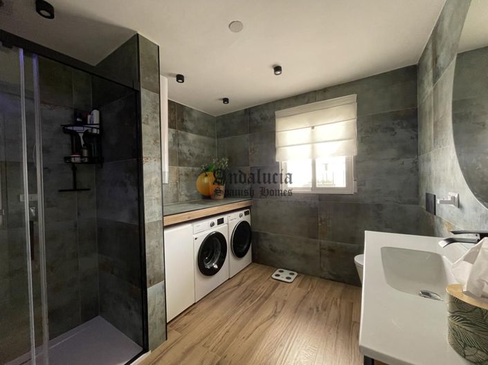 Image No.24-4 Bed Property for sale