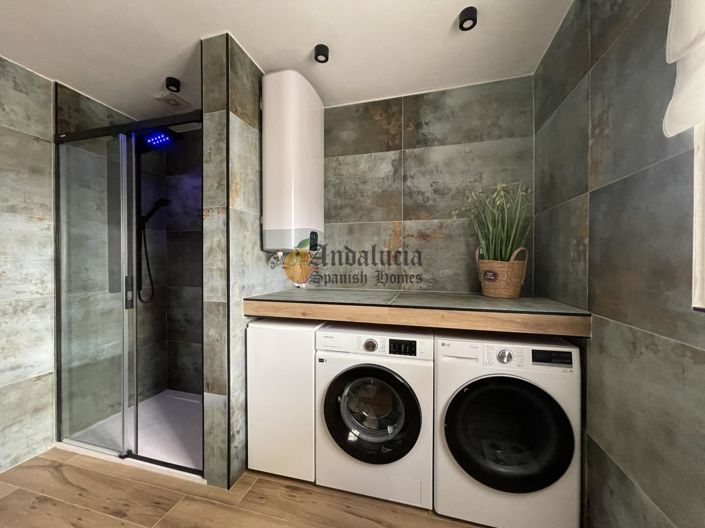 Image No.25-4 Bed Property for sale