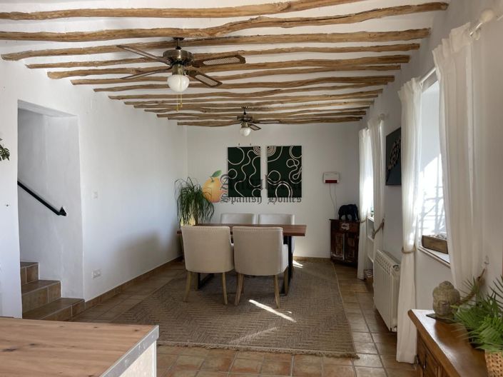 Image No.4-4 Bed Property for sale