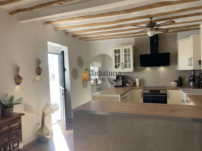 Image No.7-4 Bed Property for sale