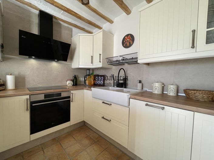 Image No.9-4 Bed Property for sale