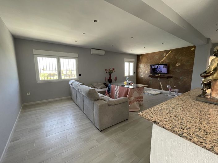 Image No.12-3 Bed Property for sale