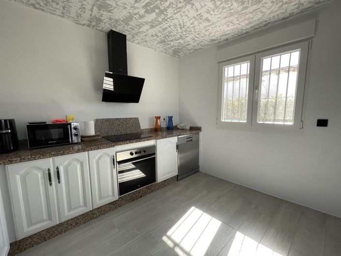 Image No.19-3 Bed Property for sale