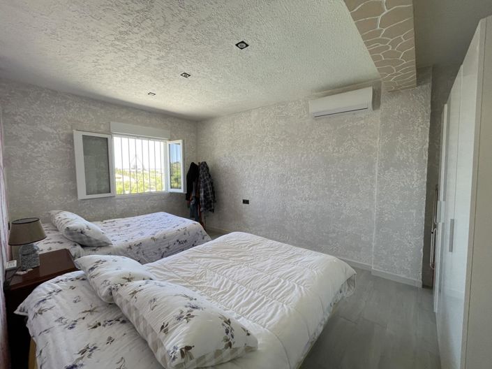 Image No.24-3 Bed Property for sale